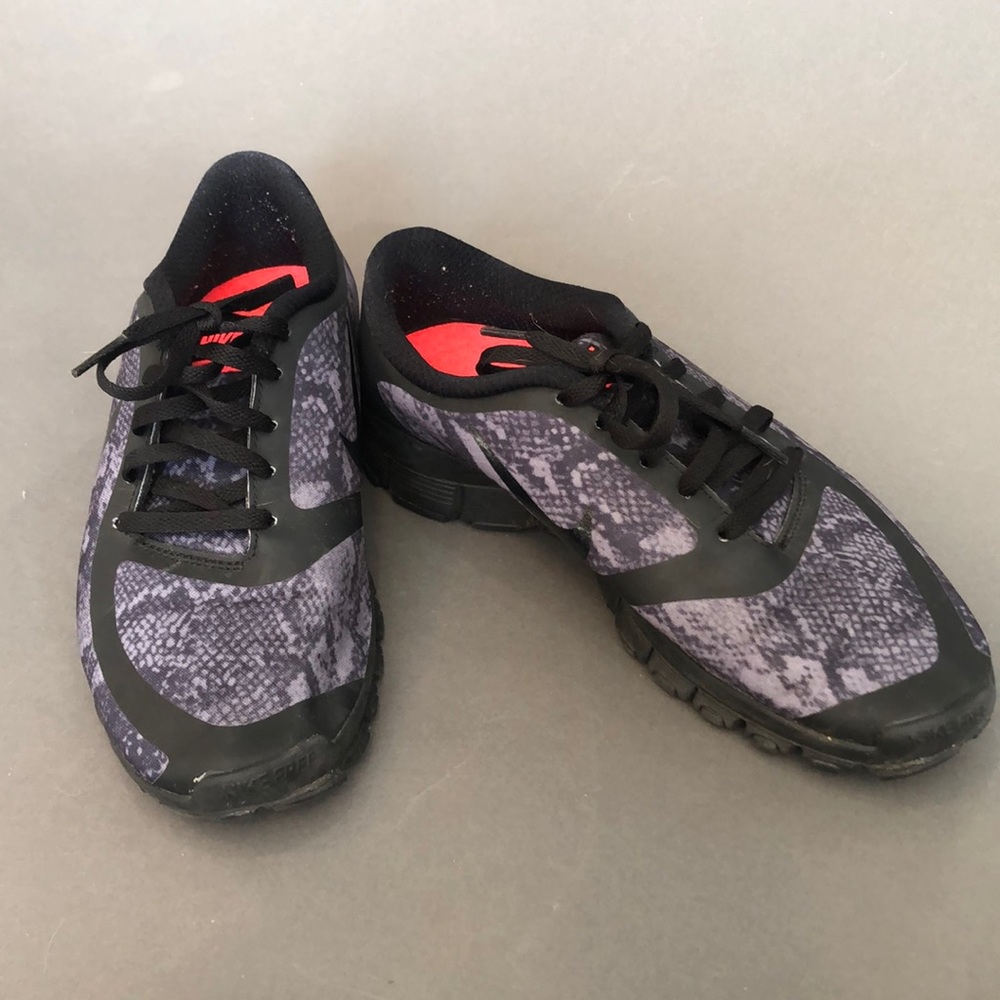 Nike Free 5.0 snakeskin dark grey size 8.5